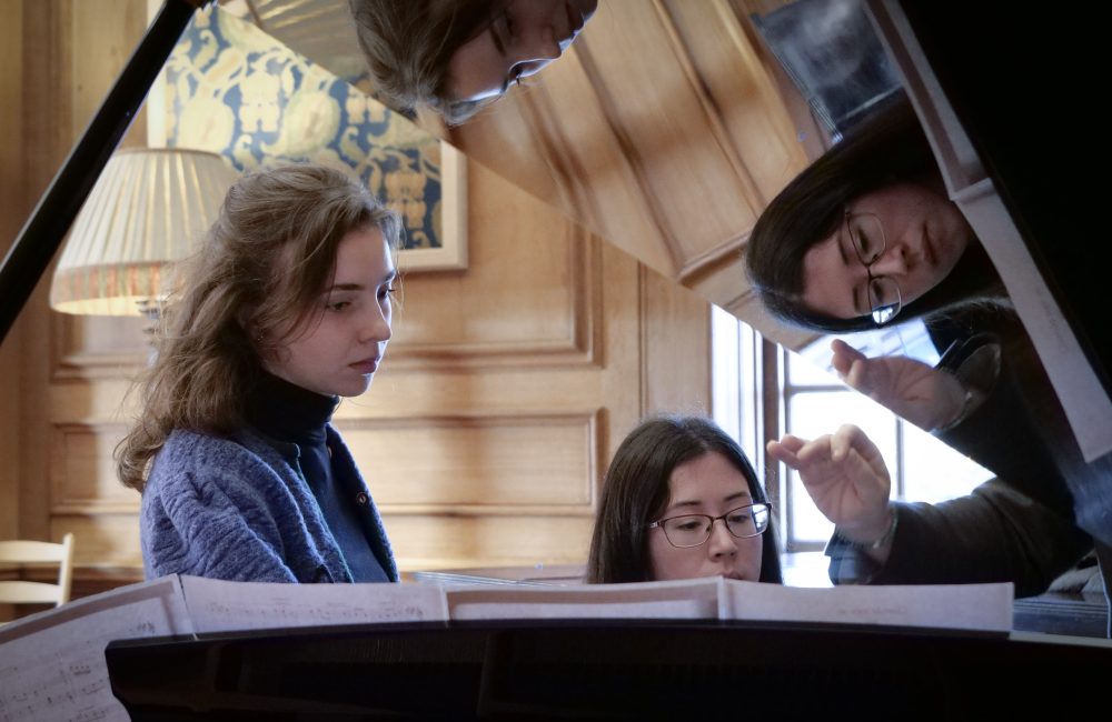 Emilia Utter Mangsbo and pianist Krystal Tunnicliffe, Samling Artist Programme, Marchmont House. Photo credit: Mark Pinder
