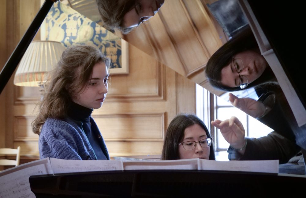 Emilia Utter Mangsbo and pianist Krystal Tunnicliffe, Samling Artist Programme, Marchmont House. Photo credit: Mark Pinder